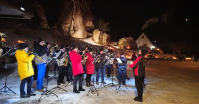 Musikalische Klänge zur Rauhnacht – EBK trotzt der Eiseskälte Musikalische Klänge zur Rauhnacht – EBK trotzt der Eiseskälte